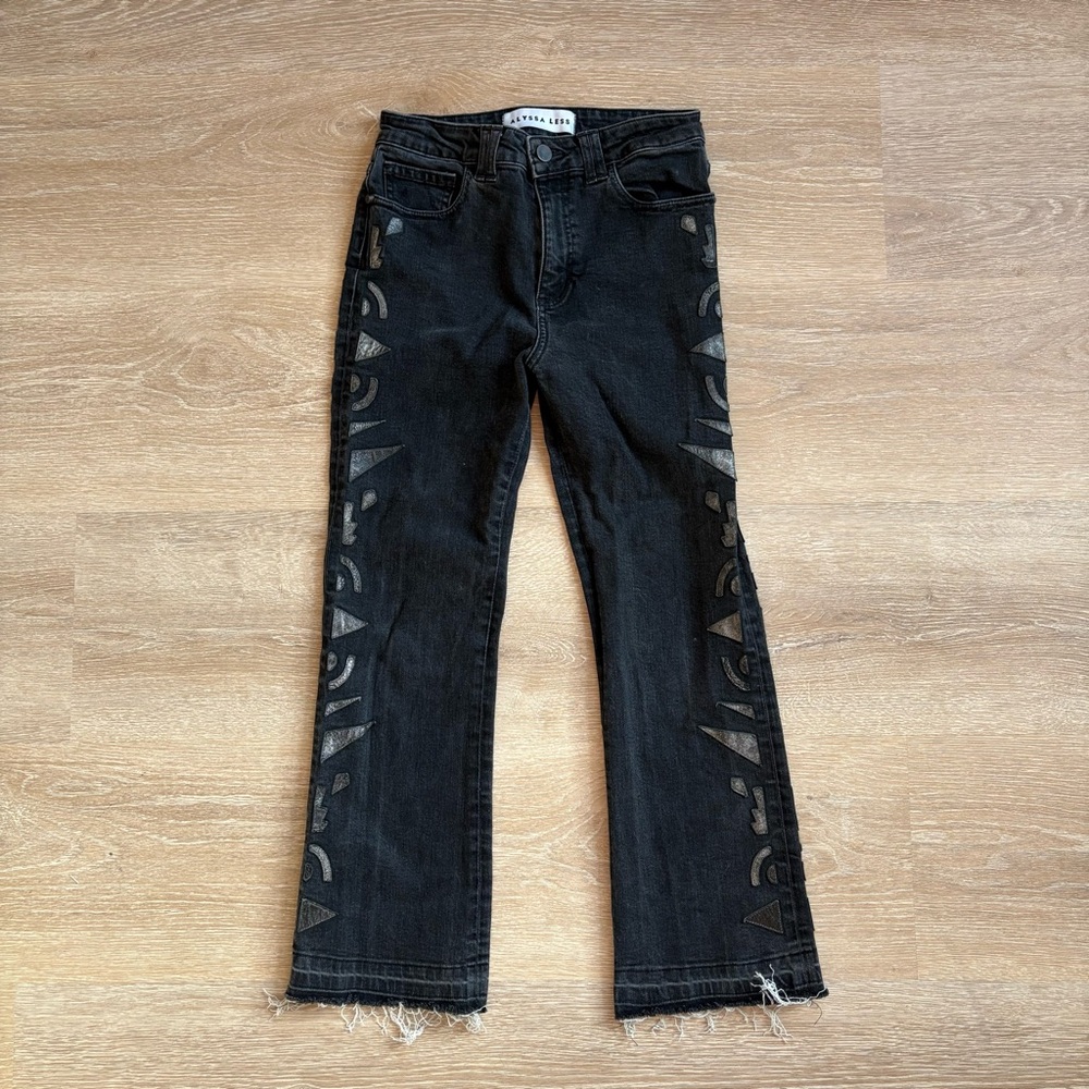Alyssa Less Leather Trim Detail Jeans